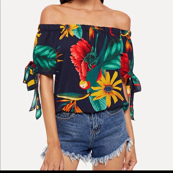 Cute off the shoulder summer top - Picture 4 of 4